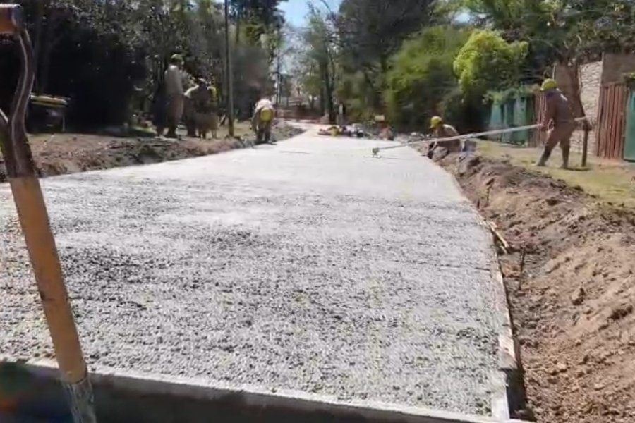 Continúan las obras de repavimentación en el barrio Brigadier López