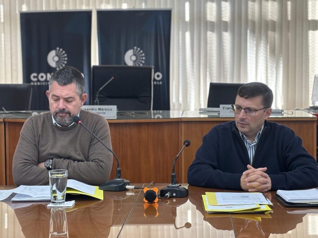 Bottero se mostró en contra de ceder terrenos a dos instituciones