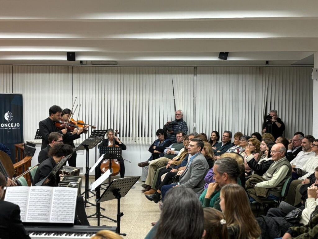 A sala llena, el Concejo vivió una noche de tango inolvidable