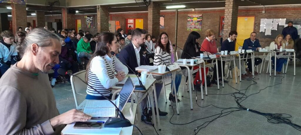 Los concejales consensuaron la suspensión del aumento de los tributos municipales