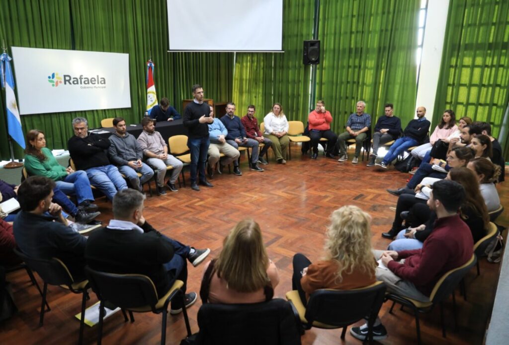 Viotti se reunió con su gabinete para analizar avances de obras y recibió el respaldo del gobierno provincial