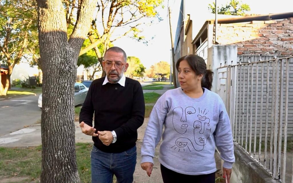 Scavino propone un fondo de renovación de veredas para los barrios de la ciudad