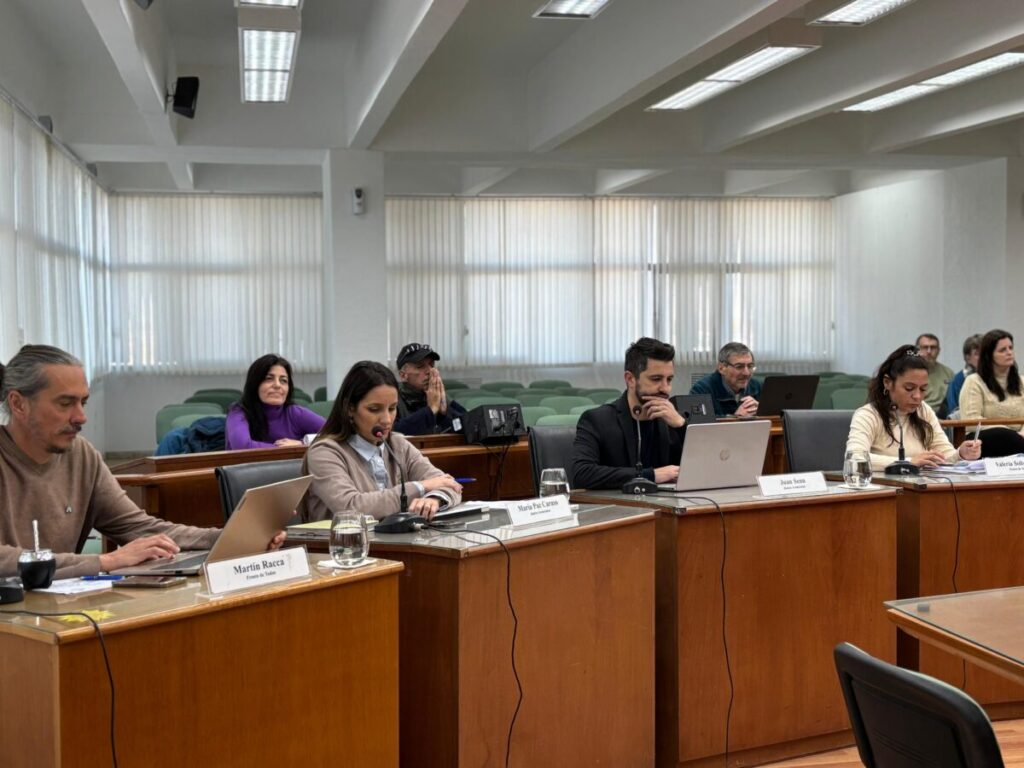 Fuerte arremetida de la oposición al Ejecutivo a días de la elección