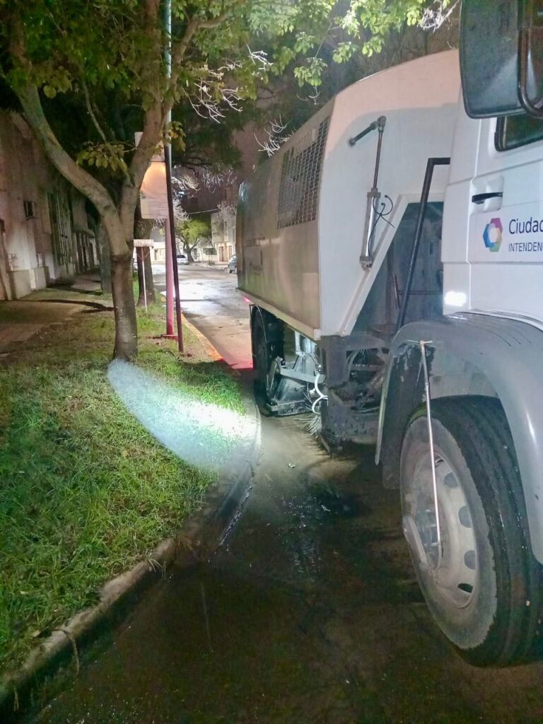 El Municipio trabaja en el escurrimiento de agua en distintos sectores de la ciudad