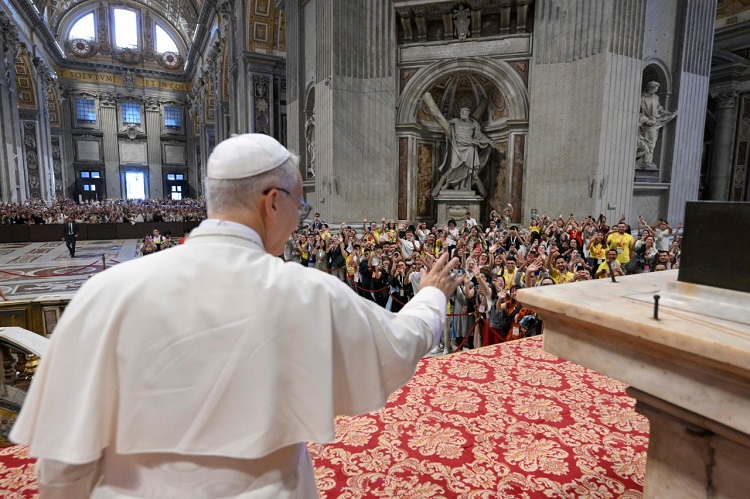 El Papa a los influencers: sean agentes de comunión contra la lógica de la división
