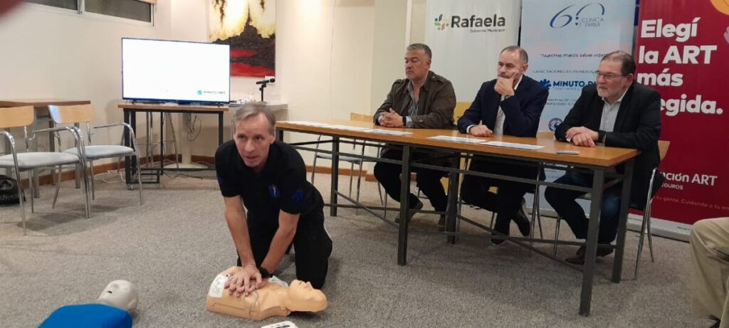 Presentaron capacitaciones en RCP y DEA