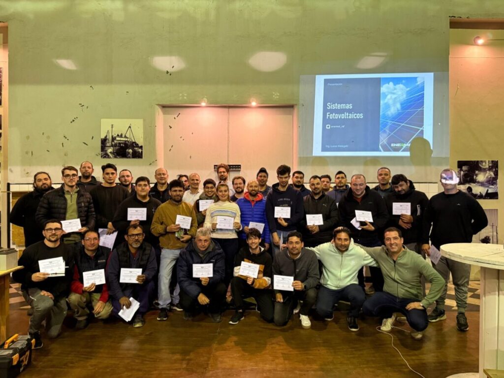 Finalizó el curso de colectores solares y paneles fotovoltaicos