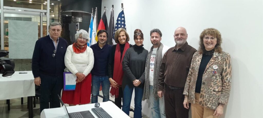 Entregaron certificado de Rotary Internacional al grupo Chiquilines de Vistiéndonos de Sol