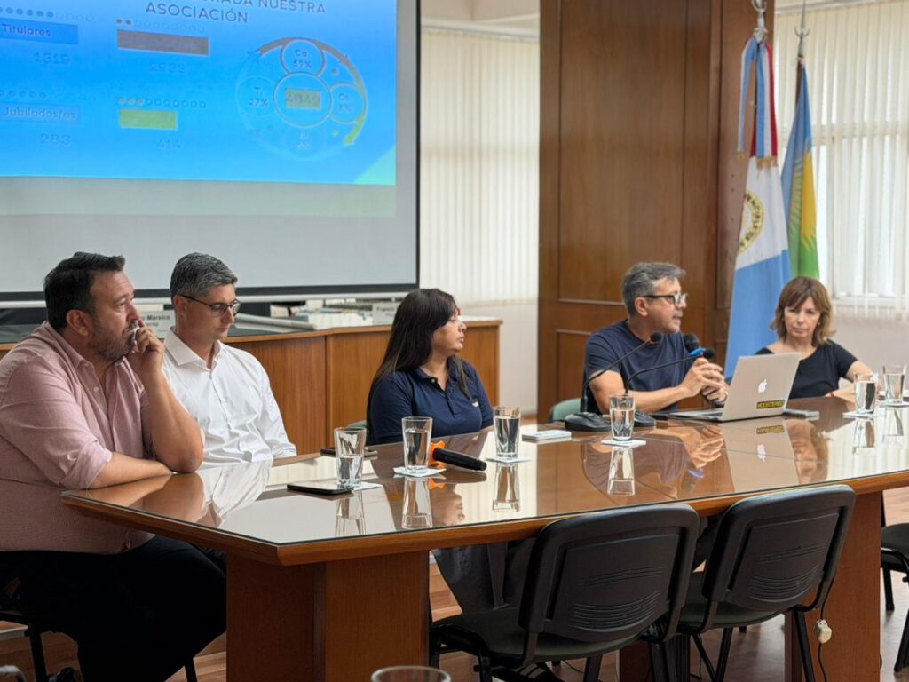 “Seguimos manteniendo más de 30 servicios para los empleados municipales”