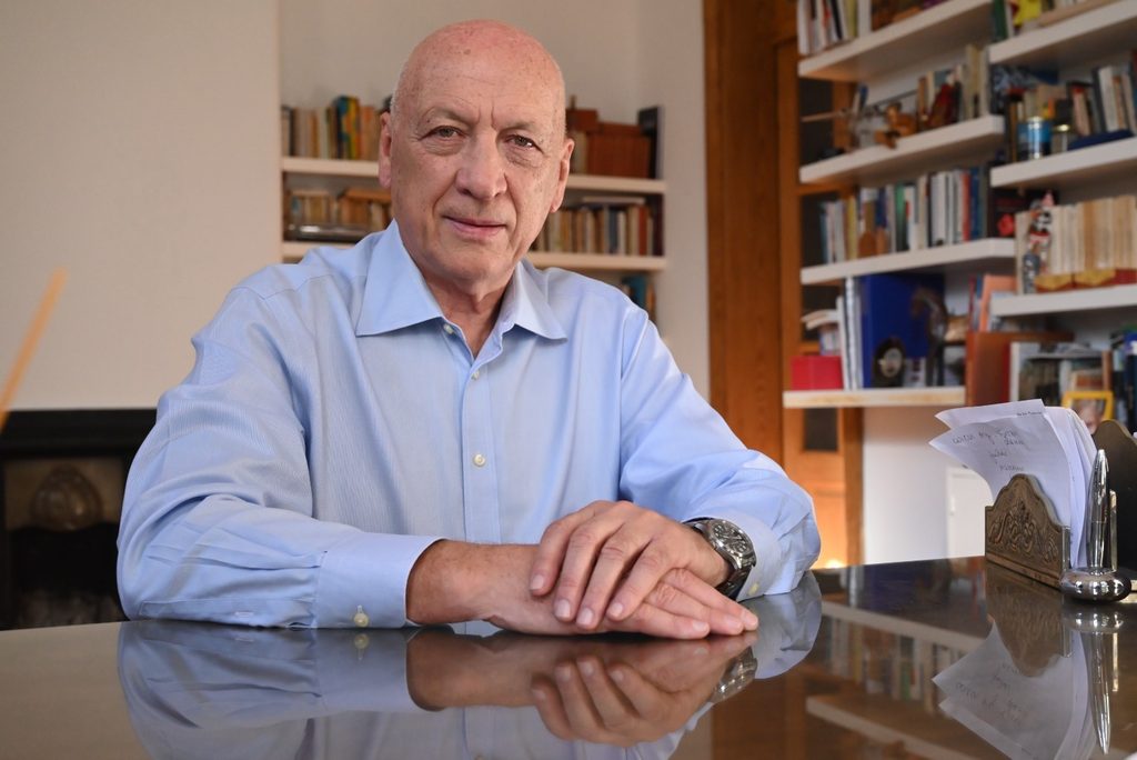 Antonio Bonfatti presenta su libro en Rafaela