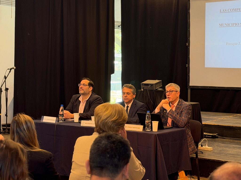 Debatieron sobre los alcances de la autonomía municipal en Santa Fe