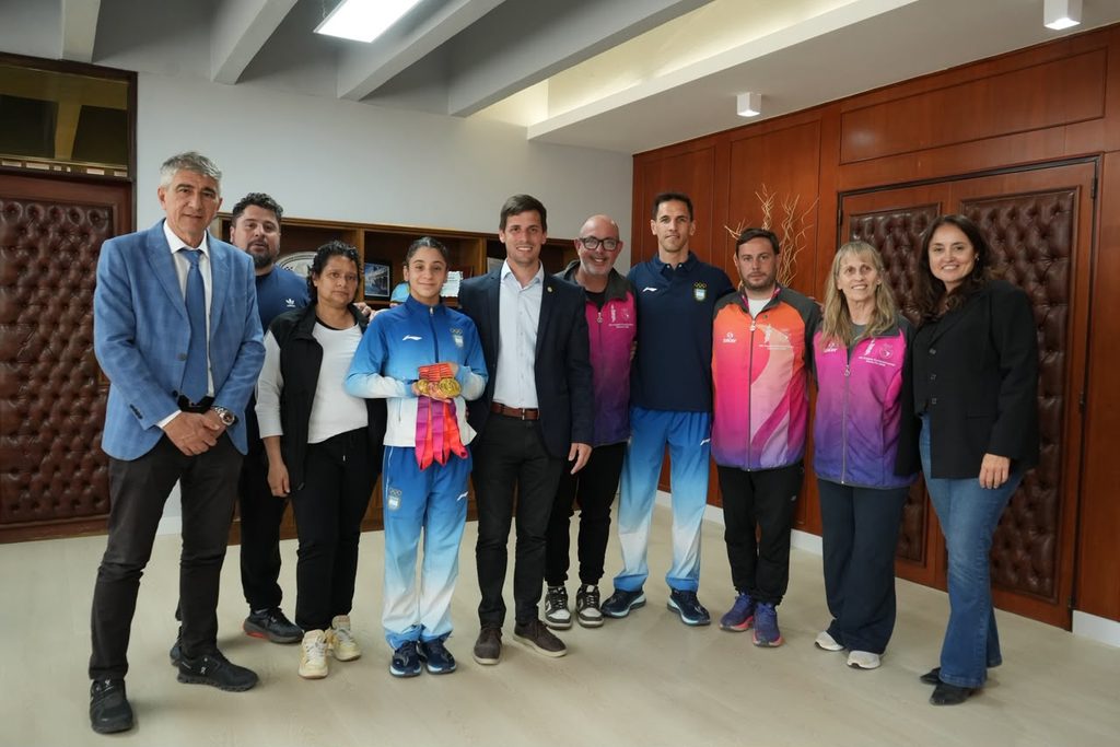 Viotti recibió a Emilia Acosta, la rafaelina que hizo historia con tres medallas: “Sos orgullo de Rafaela”