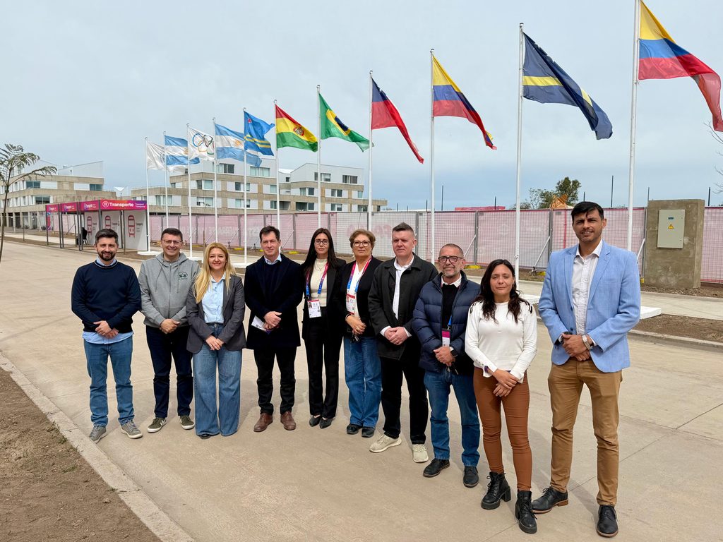 Concejales en la Villa Suramericana con el desarrollador de la obra que transformó el oeste de la ciudad