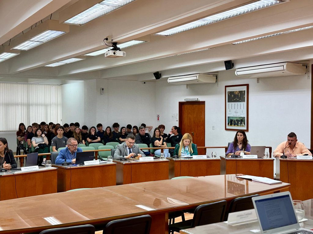 La adhesión a la ley de emergencia hídrica generó un debate innecesario